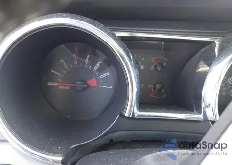 2009 Ford Mustang V6/V6 Premium z USA, uszkodzony, nr VIN 1ZVHT80N195145100